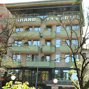 Hotel Grand & Tirana